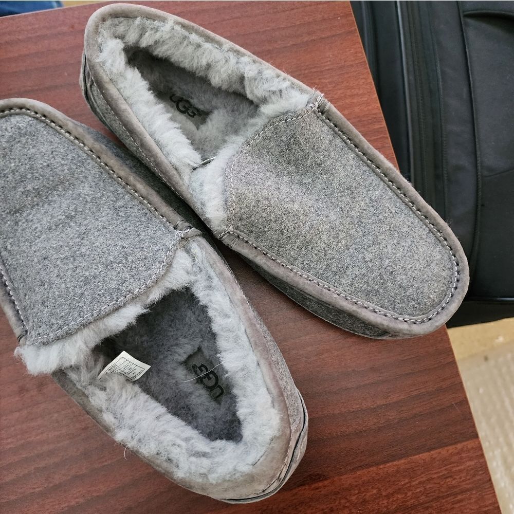 UGG - Picture 3 of 11